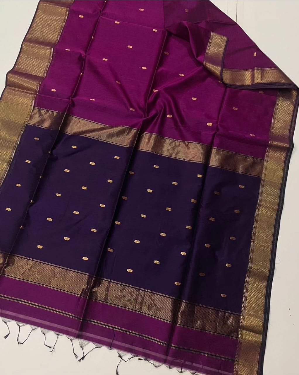 Pure Maheshwari Handloom Silk Saree in Magenta with Navy Blue Pallu & Gold Border