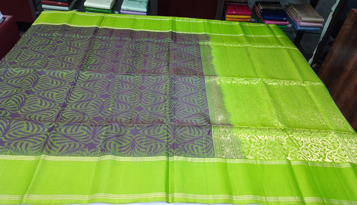 Pure Handloom Soft Silk Saree – Deep Plum Purple with Parrot Green Pallu