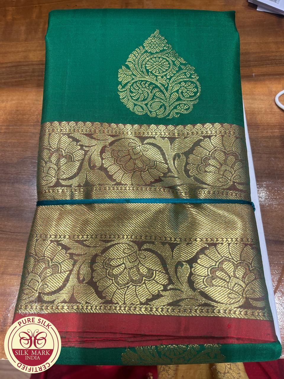 Kanjivaram Saree – Emerald Green & Rani Pink Dual Tone Elegance
