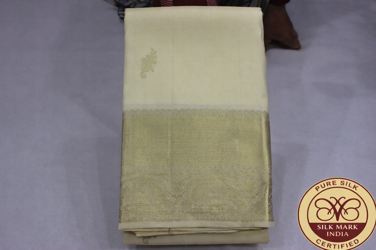 Classic ivory cream shade Pure Handloom Kanjivaram Silk Saree .
