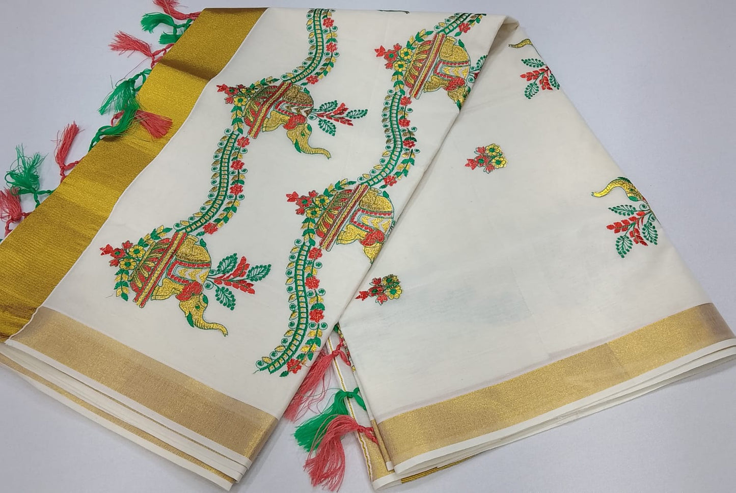 Elegant Kerala Cotton Saree with Traditional Elephant Motif & Golden Kasavu Border