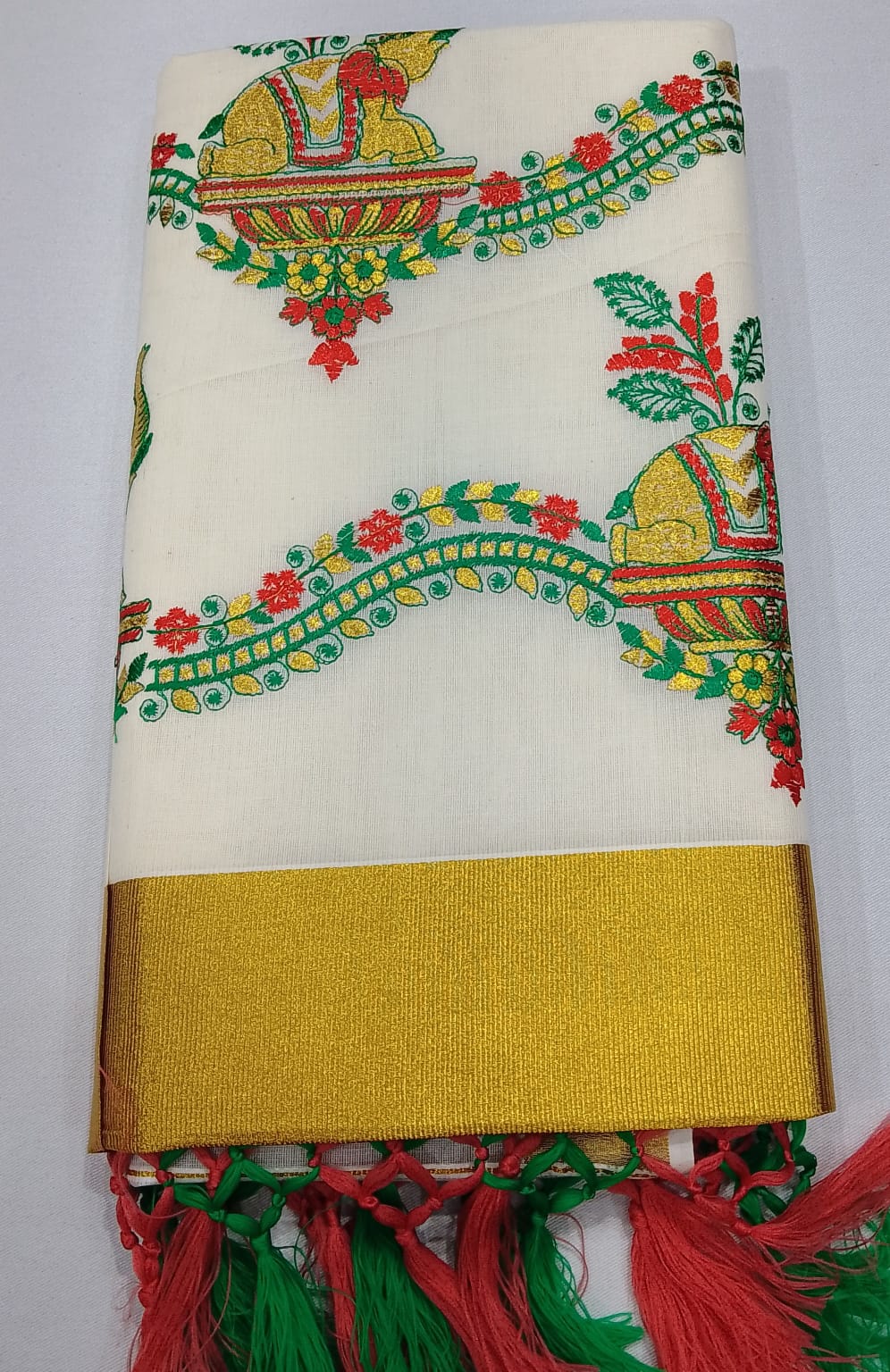 Elegant Kerala Cotton Saree with Traditional Elephant Motif & Golden Kasavu Border