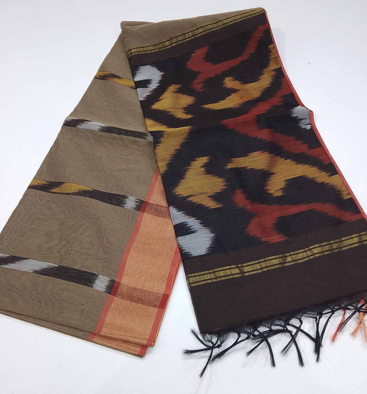 Cotton Silk Pochampally Ikat Saree in Ash Grey with Designer Black Pallu