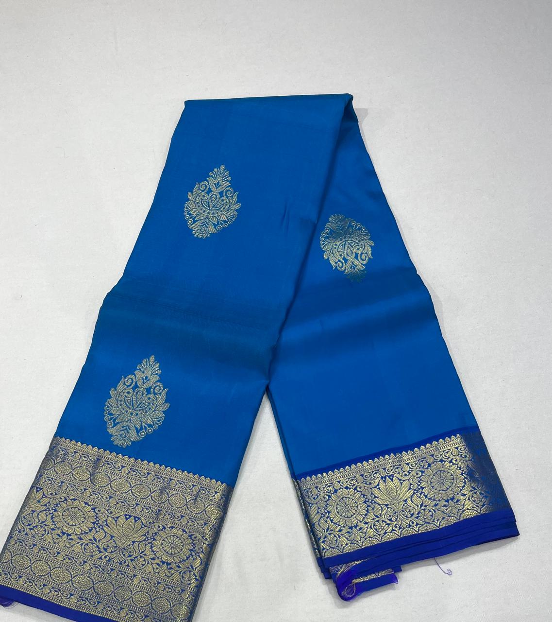Kanjivaram Saree – Blue & Royal Blue Dual Tone