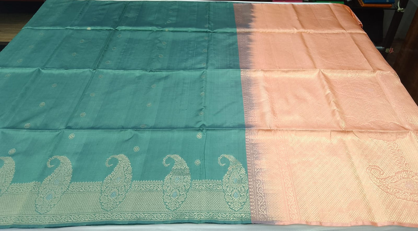 Pure Handloom Soft Silk Saree – Emerald Green with Antique Peach Gold Zari Border