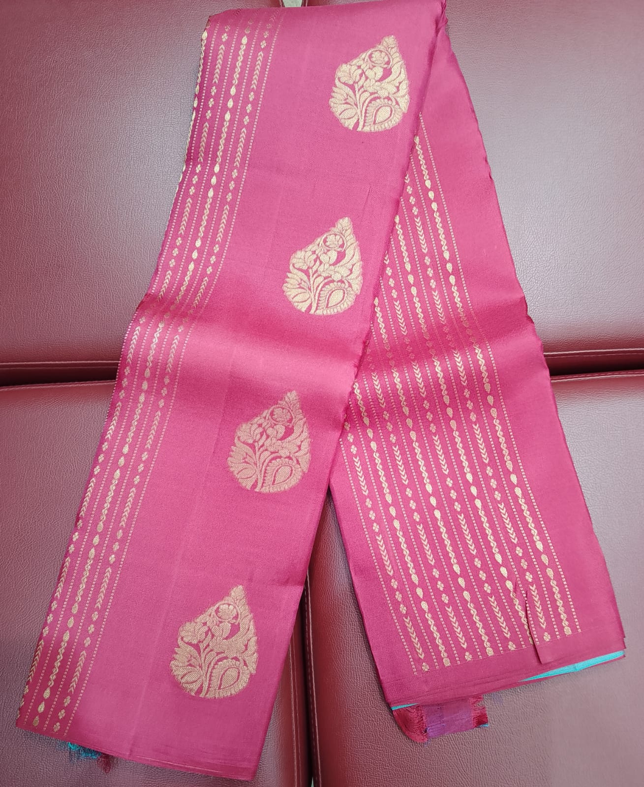Kanjivaram Borderless Saree – Rani Pink & Aqua Blue with Elegant Zari