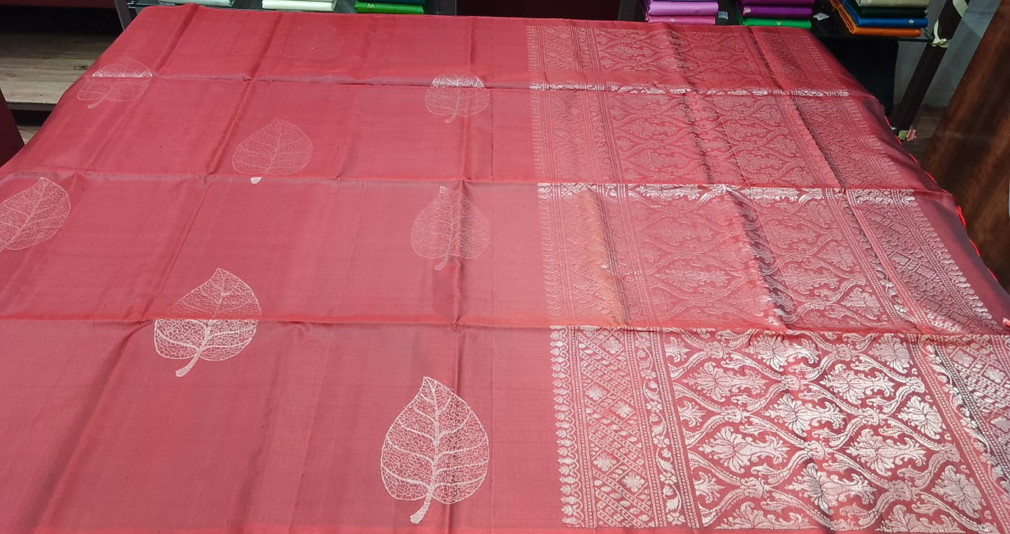 Pure Handloom Soft Silk Borderless Saree – Rust Maroon with Self Woven Leaf & Rich Pallu