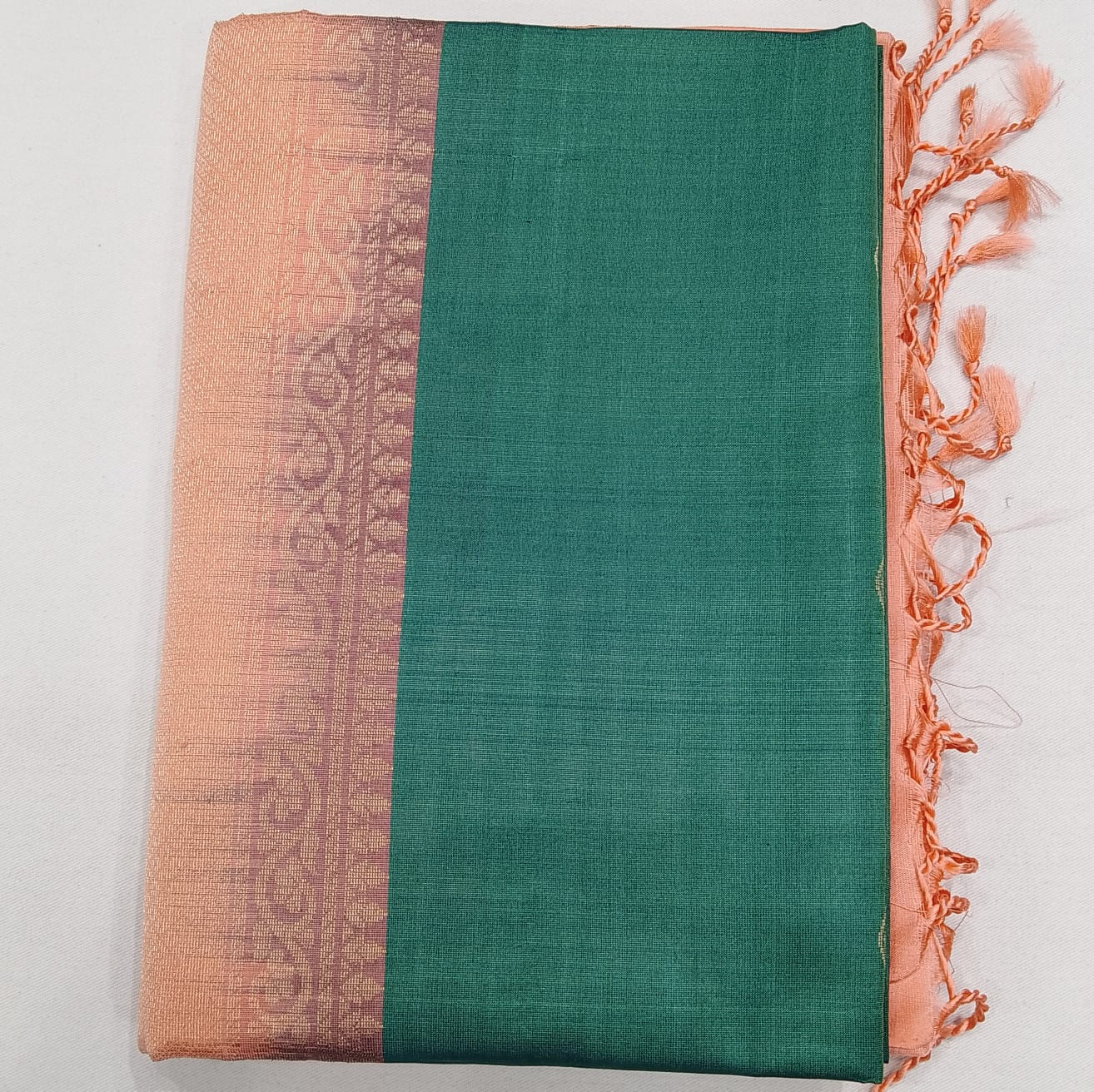 Pure Handloom Soft Silk Saree – Emerald Green with Antique Peach Gold Zari Border & Designer Pallu