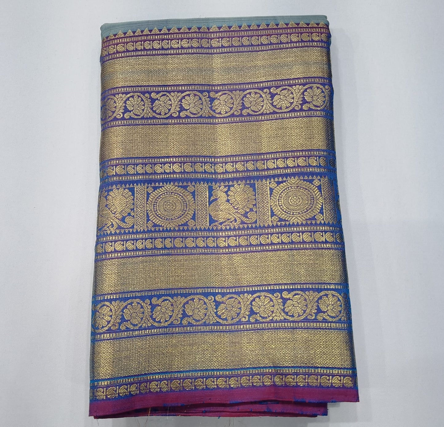 Pure Handloom Kanjivaram Silk Saree – Sky Blue with Mauve Purple Pallu & Antique Gold Zari