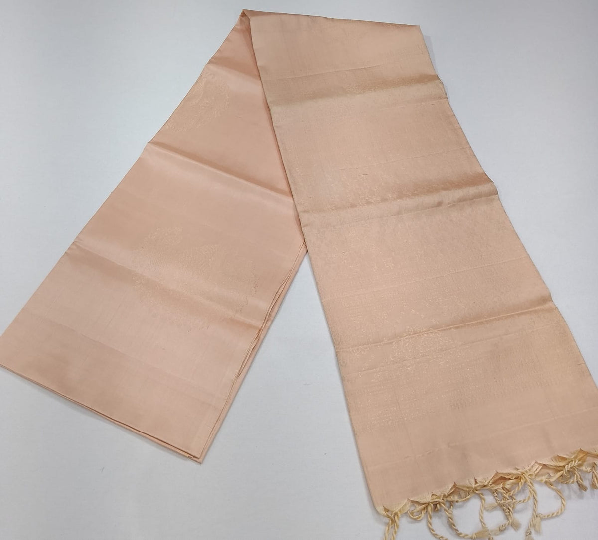 Pure Handloom Borderless Soft Silk Saree – Peach Blush Elegance