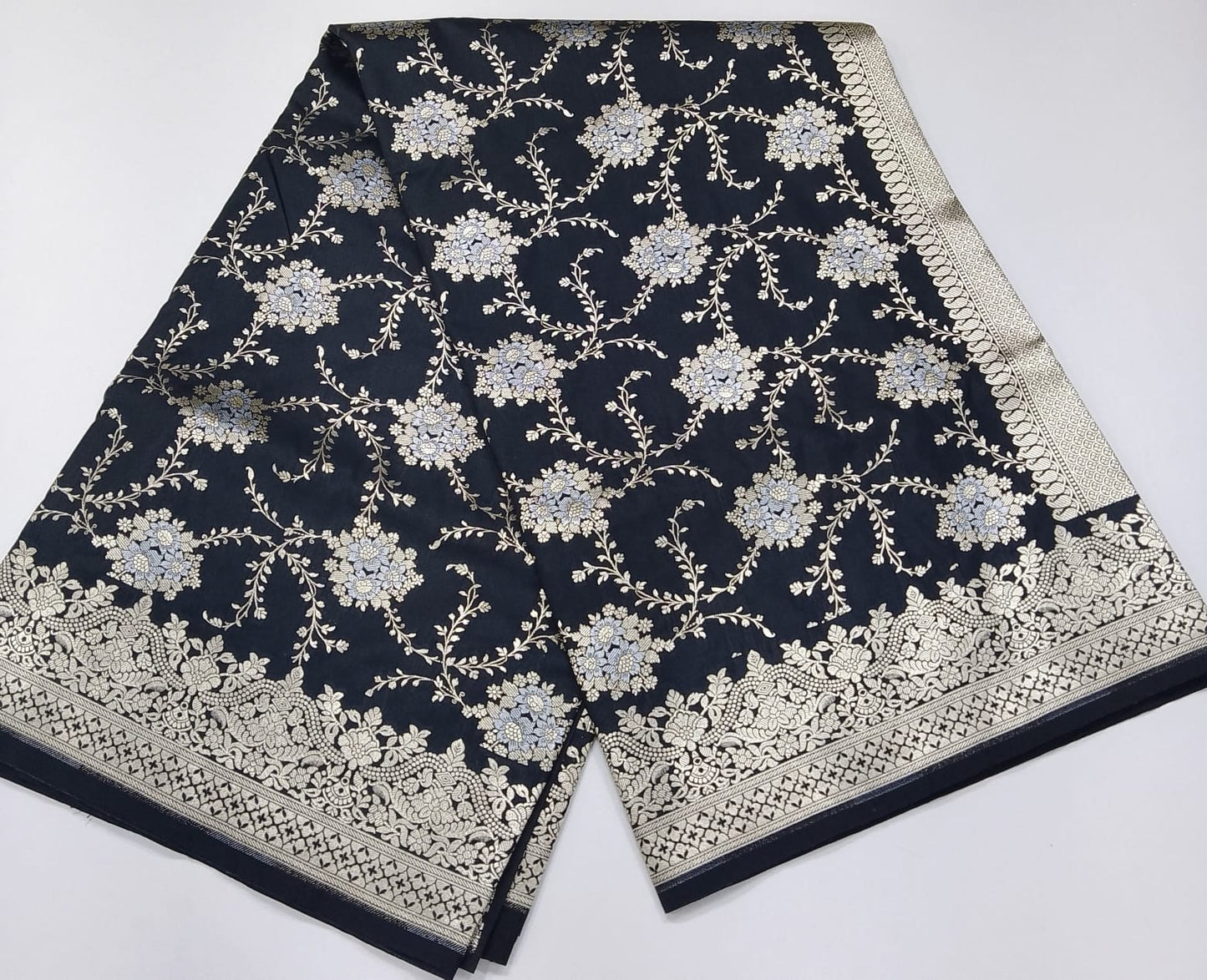 Black Dual-Shade Banarasi Silk Saree with Floral Weaves & Silver-Gold Mixed Zari