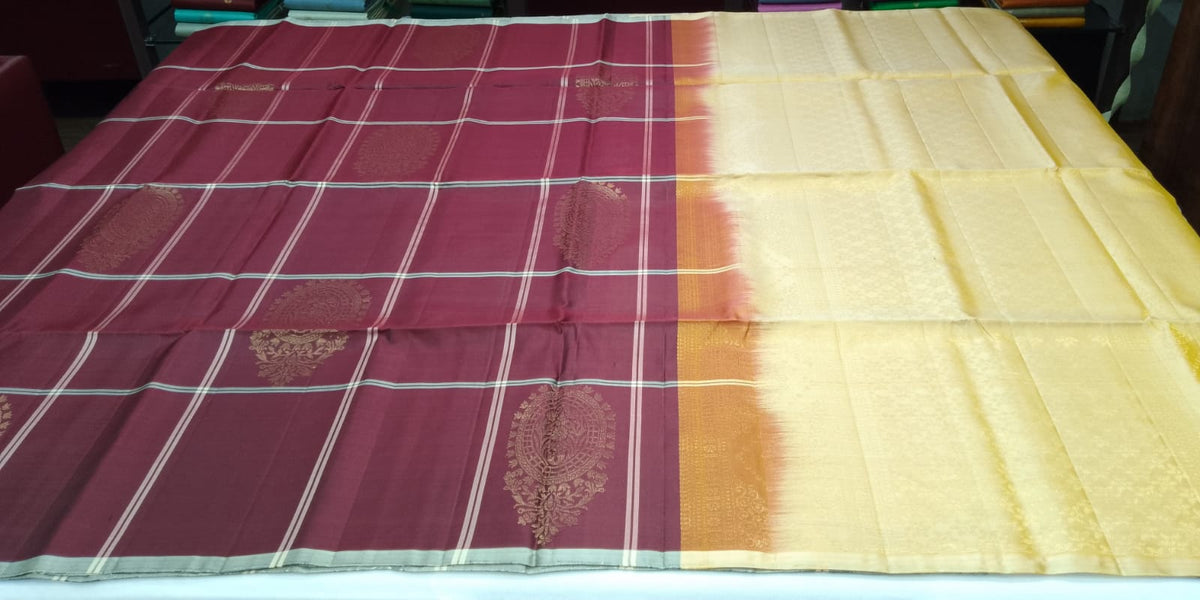 Elegant Maroon Pure Soft Silk Handloom Saree with Antique Gold Pallu