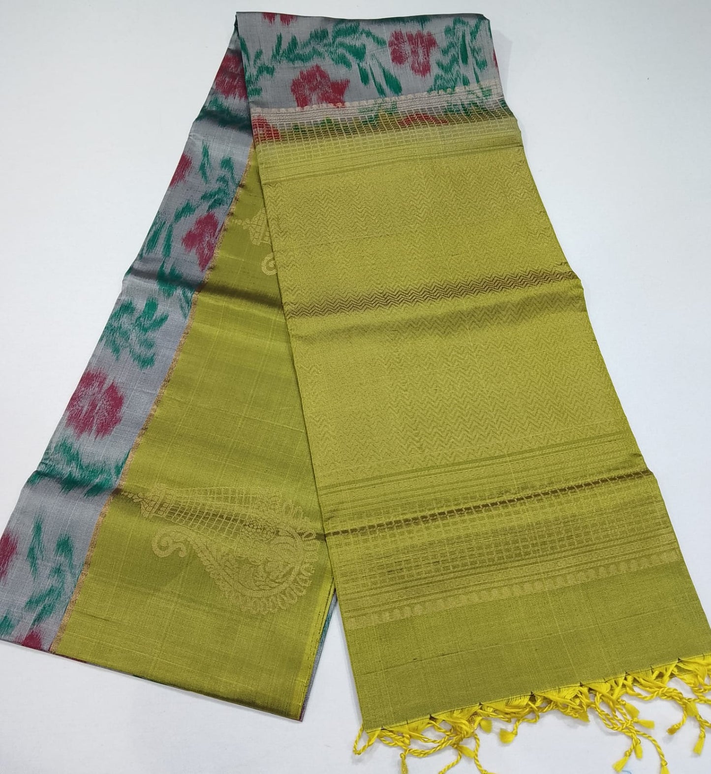 Pure Silk Handloom Pochampally Ikkat Border Saree – Lime Green & Grey Floral Elegance