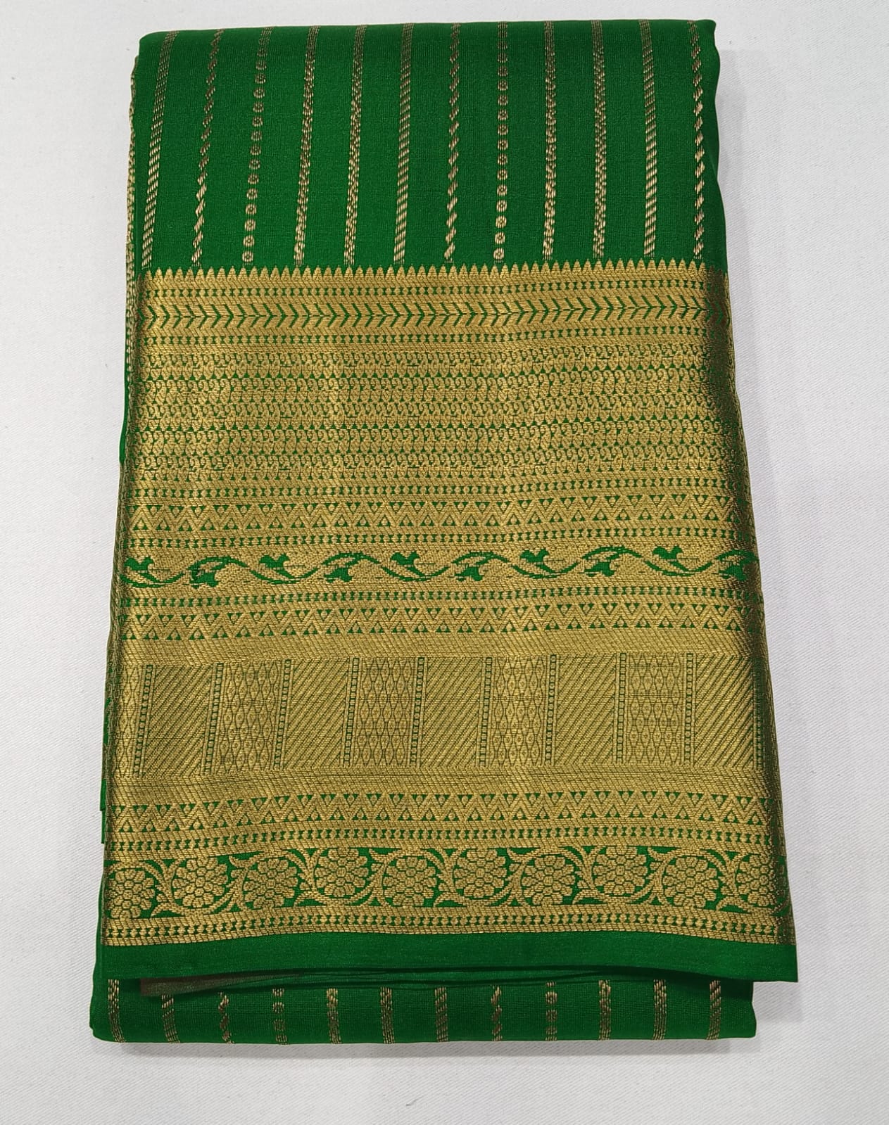 Pure Silk Handloom Kanjivaram Green & Maroon Saree with Rich Zari Border
