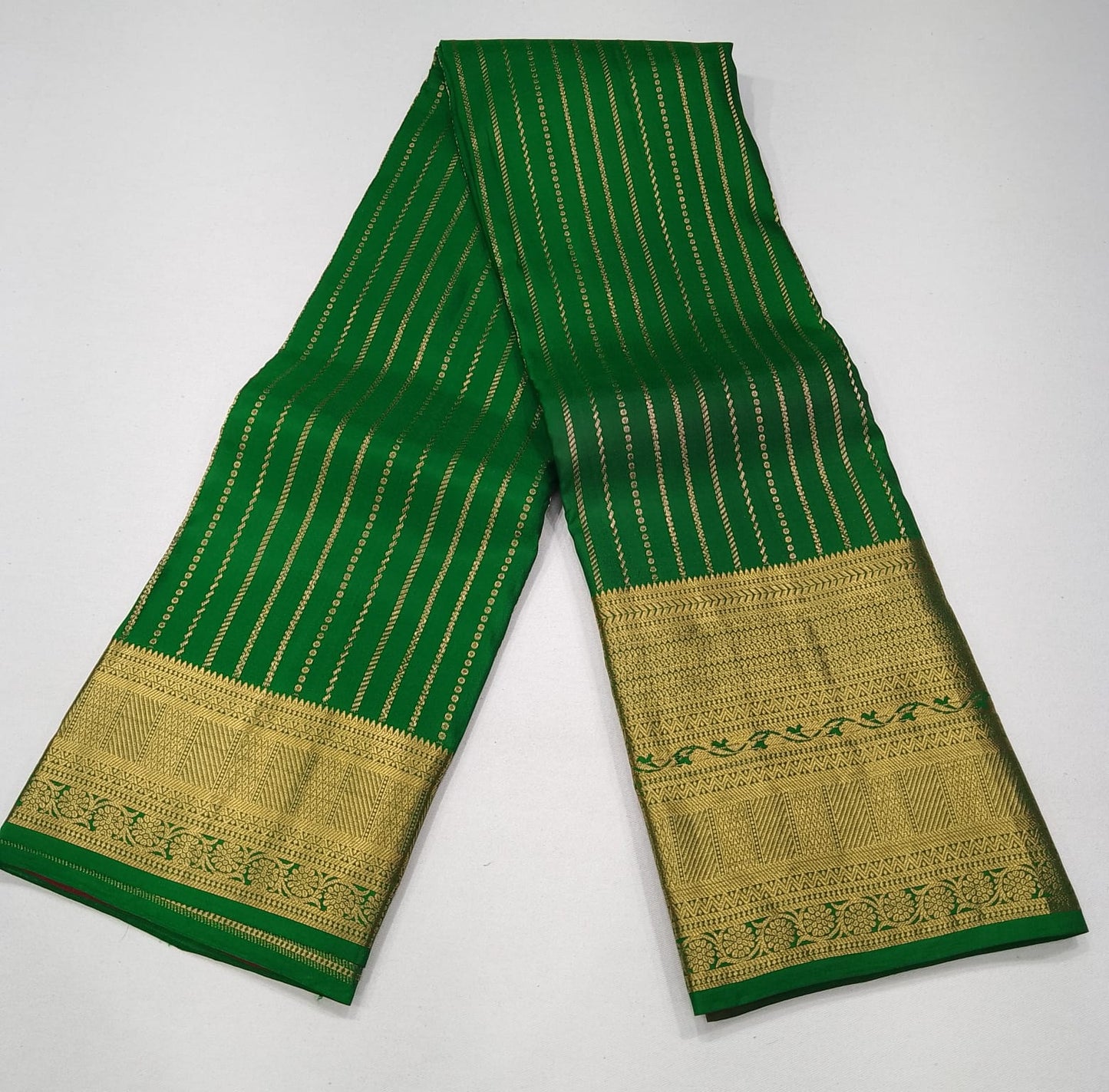 Pure Silk Handloom Kanjivaram Green & Maroon Saree with Rich Zari Border