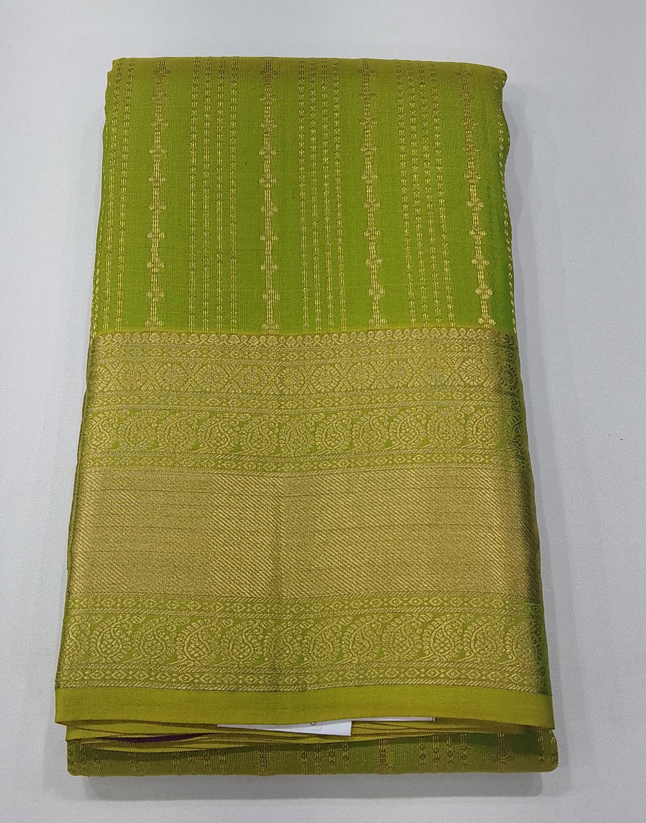 Pure Kanjivaram Handloom Lime Green & Deep Plum Purple Dual-Shade Silk Saree