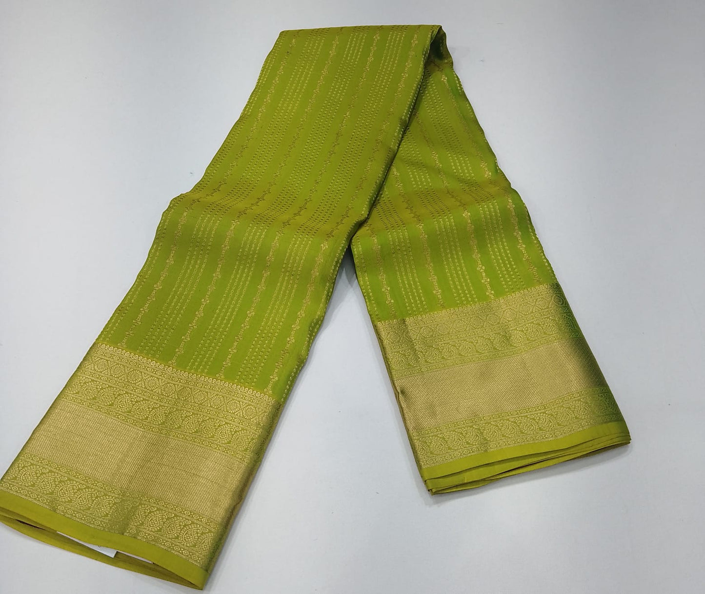 Pure Kanjivaram Handloom Lime Green & Deep Plum Purple Dual-Shade Silk Saree