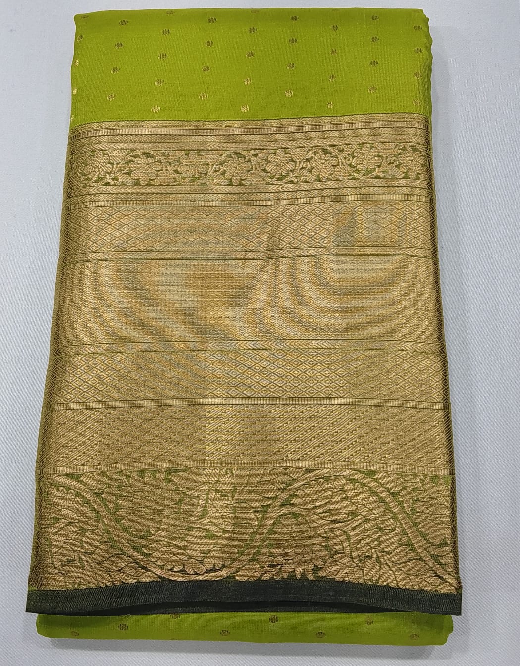 Pure Kanjivaram Handloom Parrot Green & Navy Blue Silk Saree