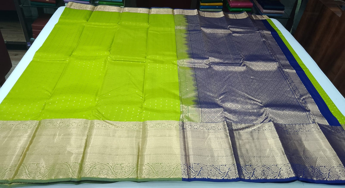 Pure Kanjivaram Handloom Parrot Green & Navy Blue Silk Saree