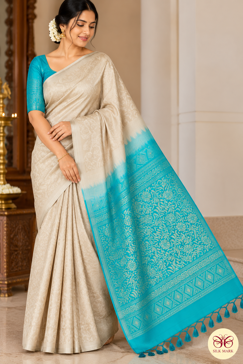 Pure Handloom Soft Silk Borderless Saree – Cream Beige with Turquoise Blue Pallu