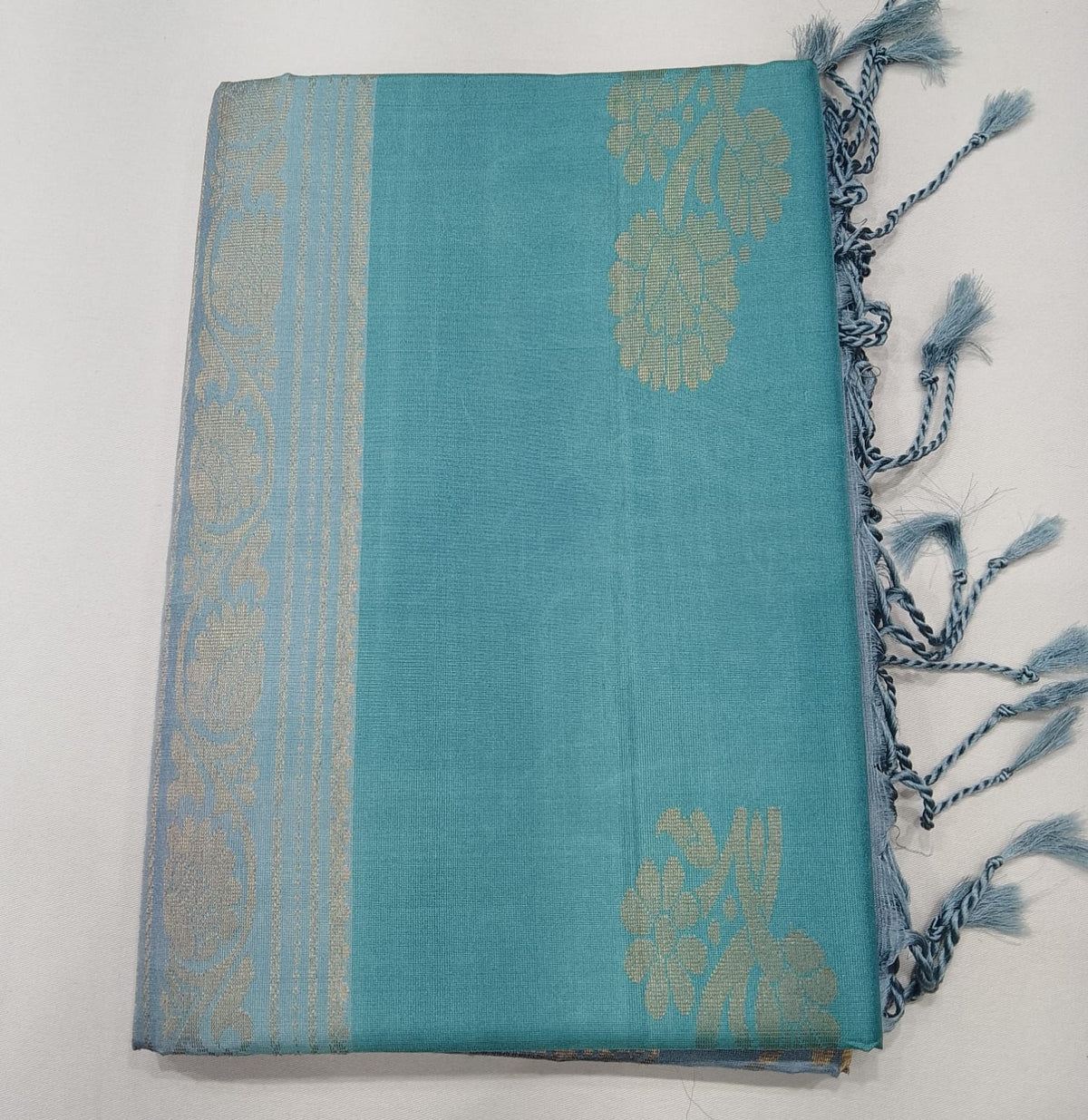 Pure Handloom Soft Silk Borderless Saree in Turquoise Blue with Powder Blue Pallu