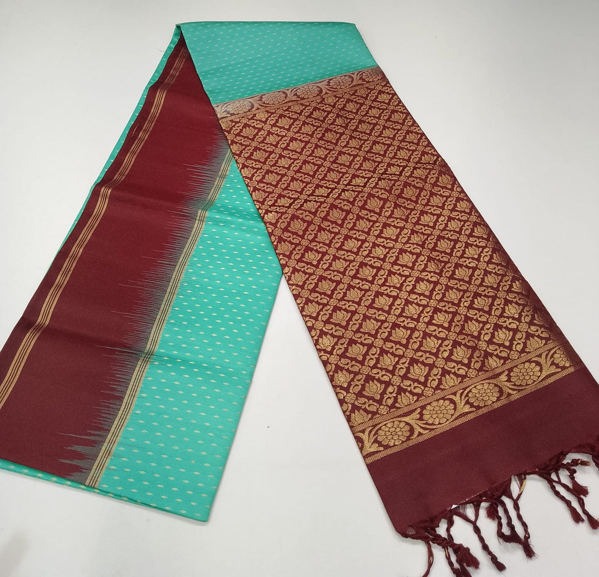 Pure Handloom Soft Silk Saree in Turquoise Teal with Maroon Zari Pallu